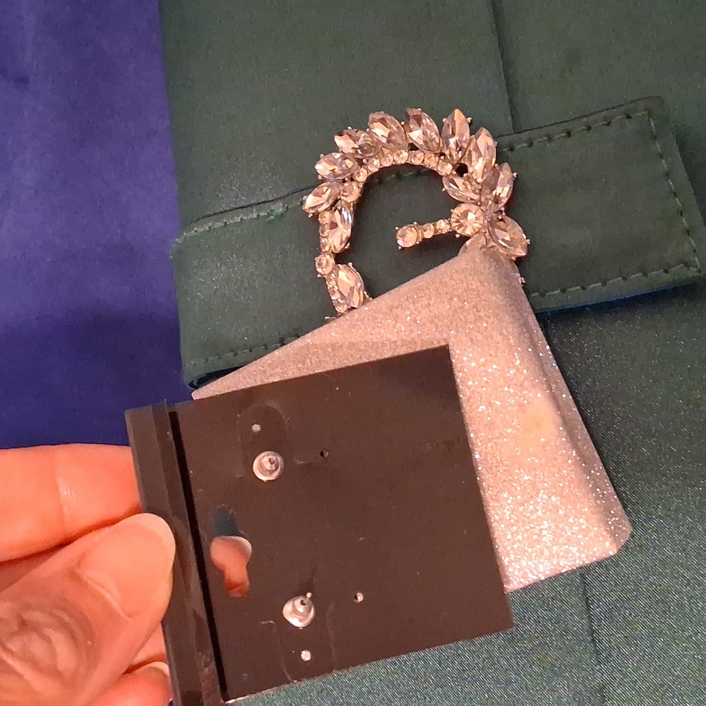 Bundle Of Green Clutch Bag/ Earrings - Picture 10 of 11